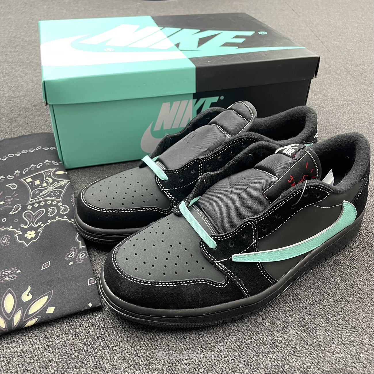 Air Jordan 1 Low Dazzles With Tiffany Cus Travis Dm7866 311 (9) - newkick.app